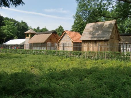 Moers : Mittelalterliche Spiel- und Lernstadt "Grafschafter Musenhof", in der Nähe des Schlosses